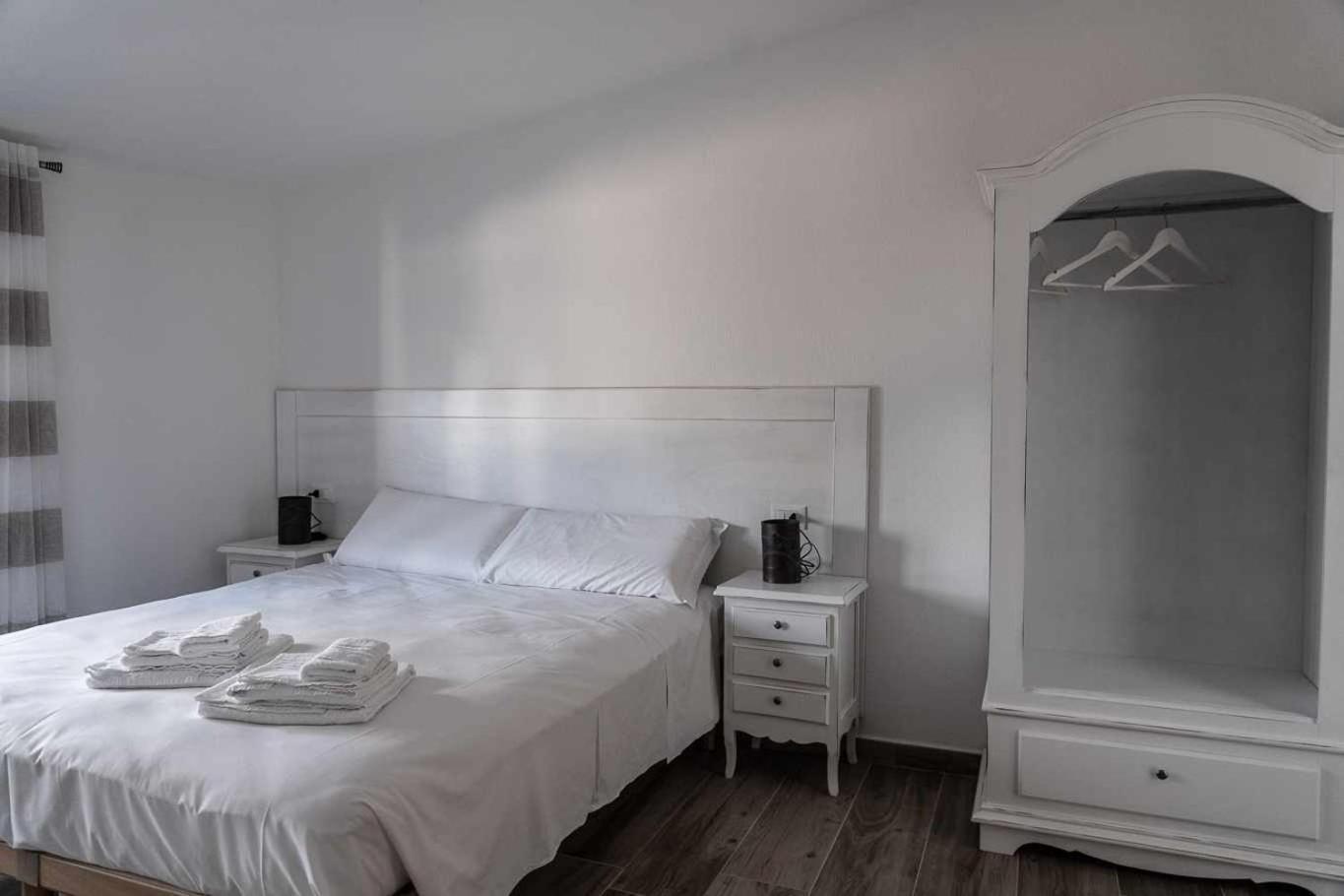 Domo Orise Alloggio In Pieno Centro Orosei Habitación foto